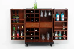 KARE24.se Barskåp Globetrotter - Svartbrun, 83cm - KARE Design Online