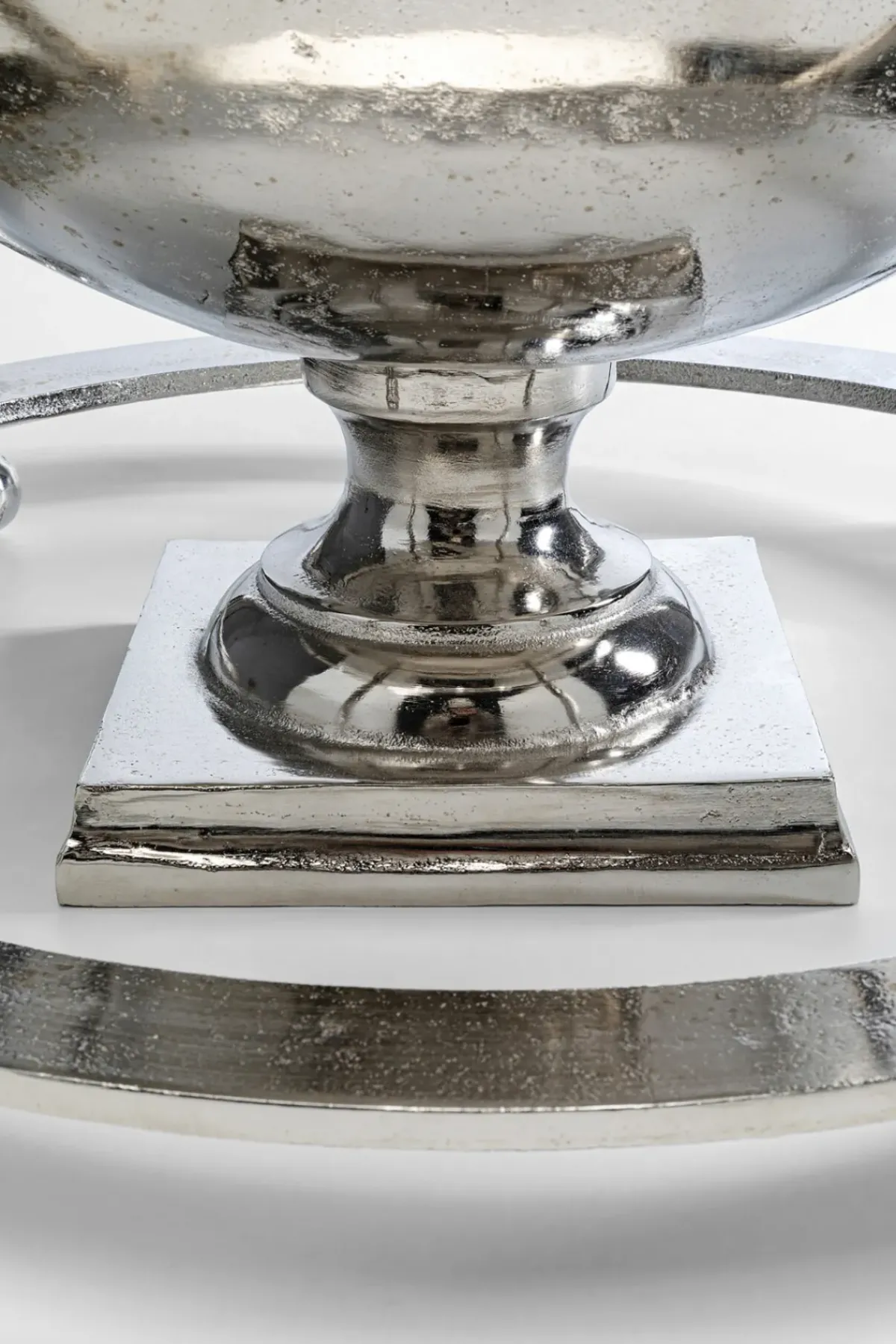 KARE24.se Champagnekylare Time - Stor Vinkylare med Hängen för 12 Glas, Ø61cm - KARE Design Clearance
