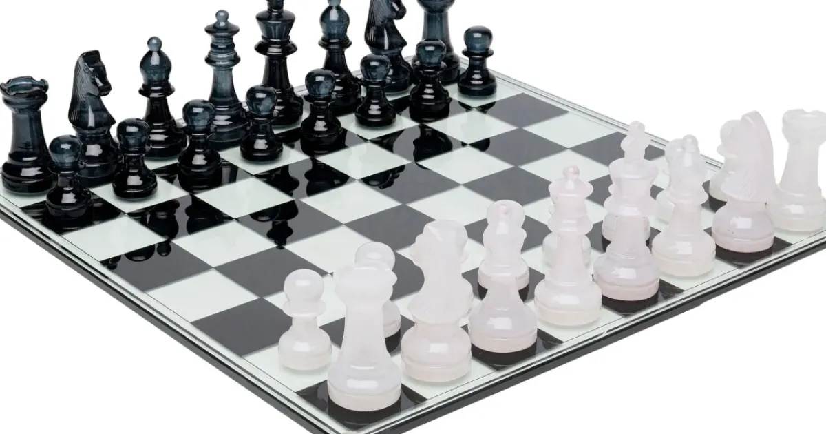 KARE24.se Dekorfigur Chess Transparent - schack, 60x60cm - KARE Design