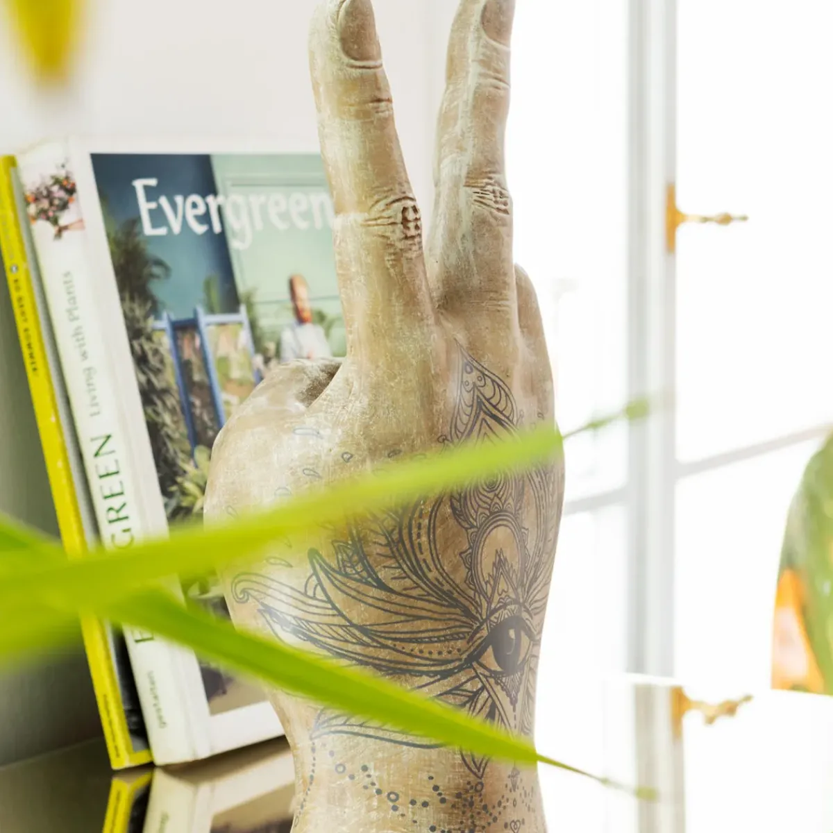 KARE24.se Dekor Hand Victory Tattoo Eye 36cm - KARE Design Best