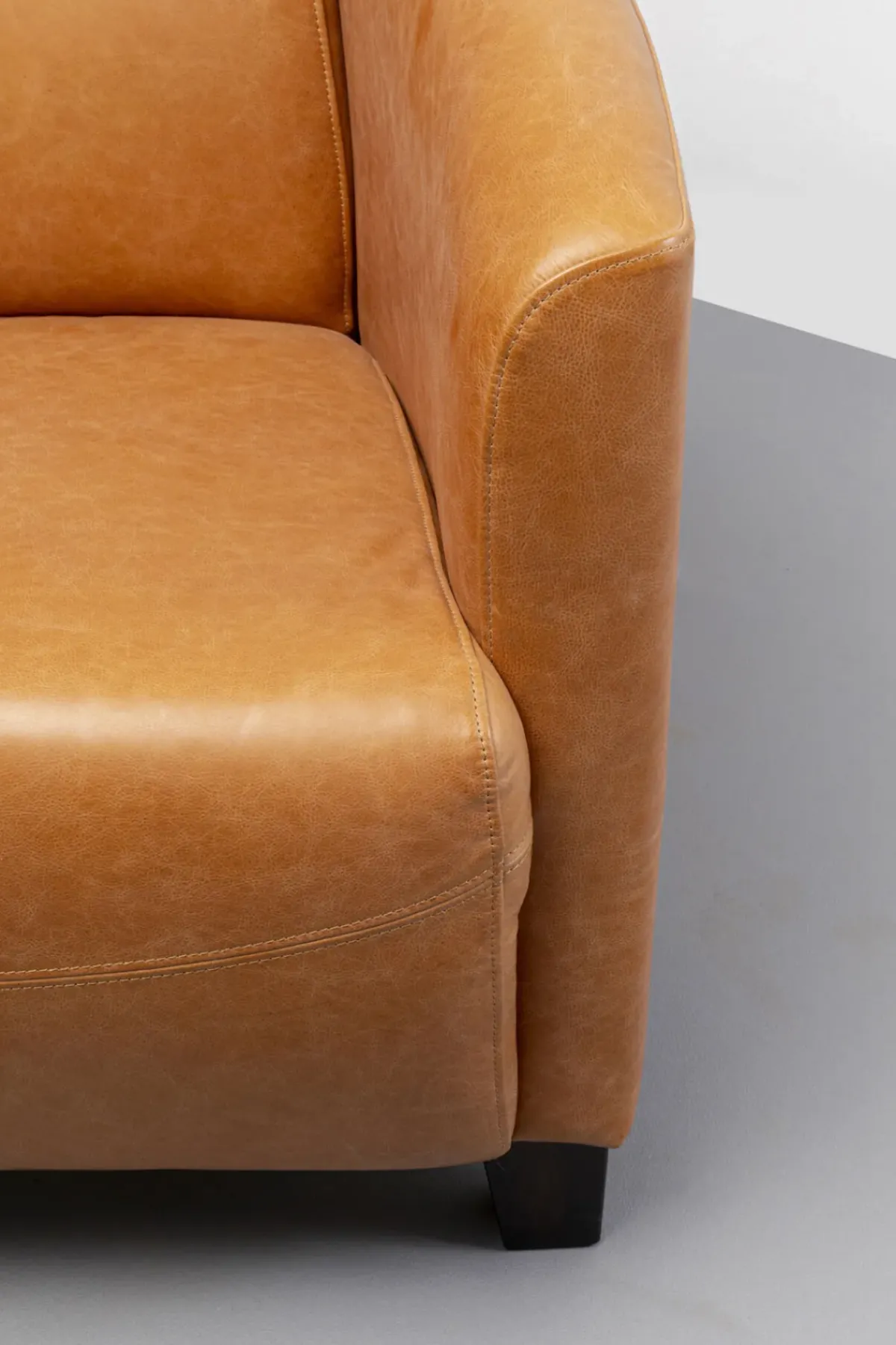 KARE24.se Fåtölj Cigarr Lounge - Ljusbrunt Läder - KARE Design Outlet