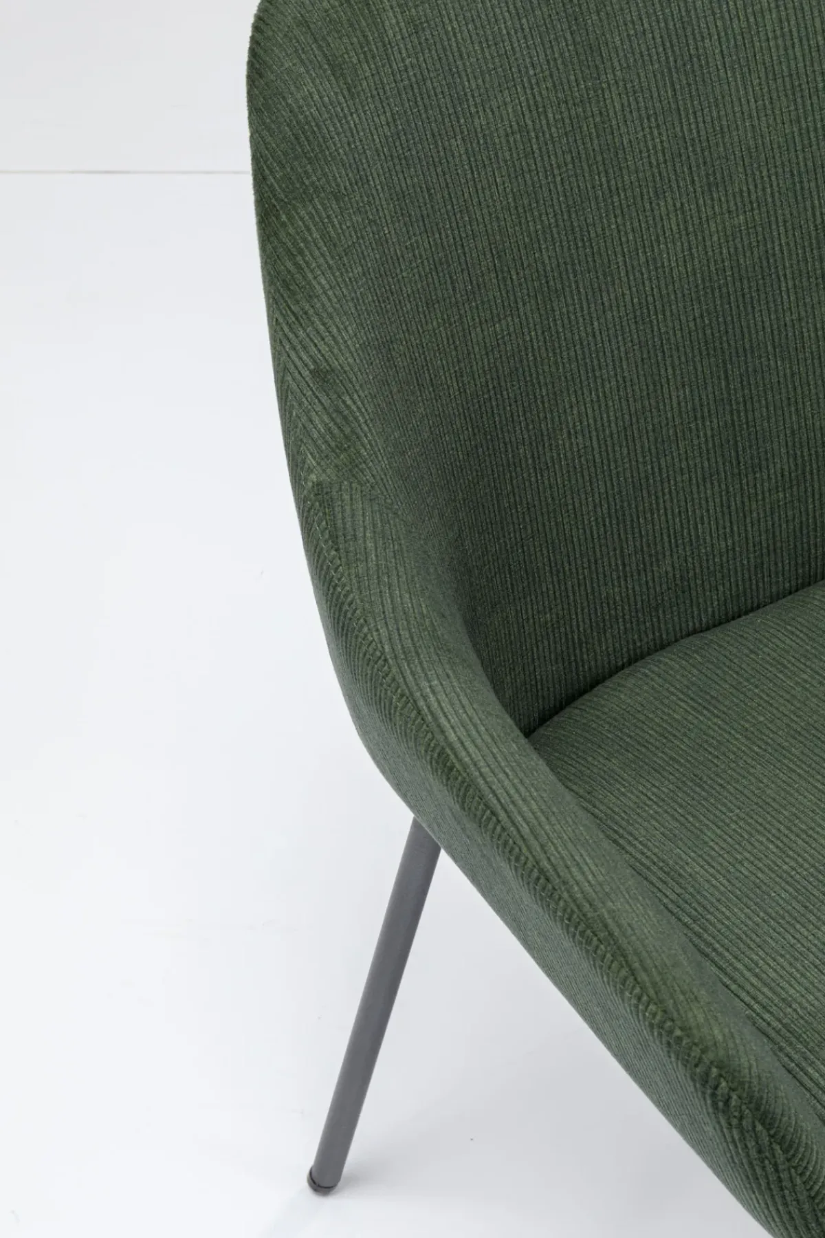 KARE24.se Karmstol Avignon - Grön Stol med Armstöd - KARE Design New