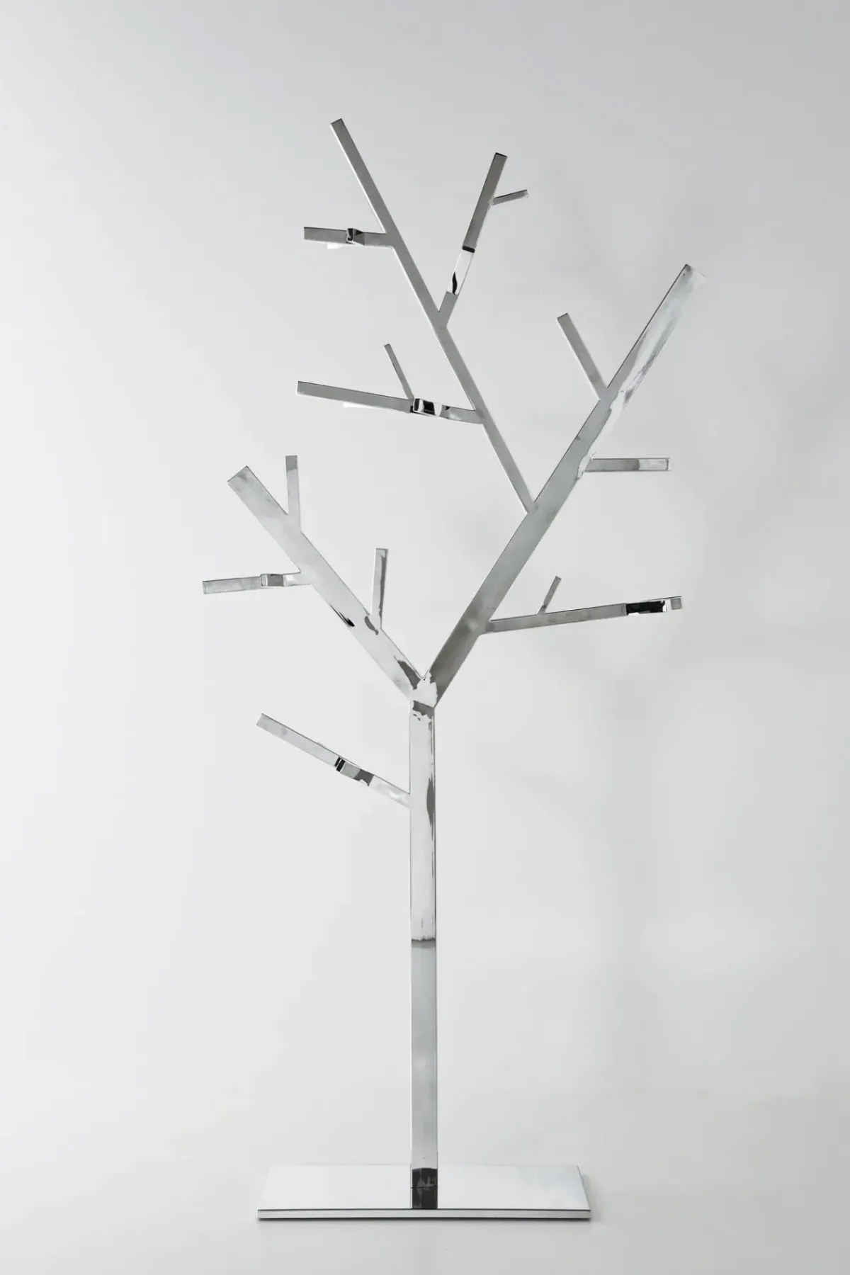 KARE24.se Klädhängare Tree - Krom, 192x92cm - KARE Design New
