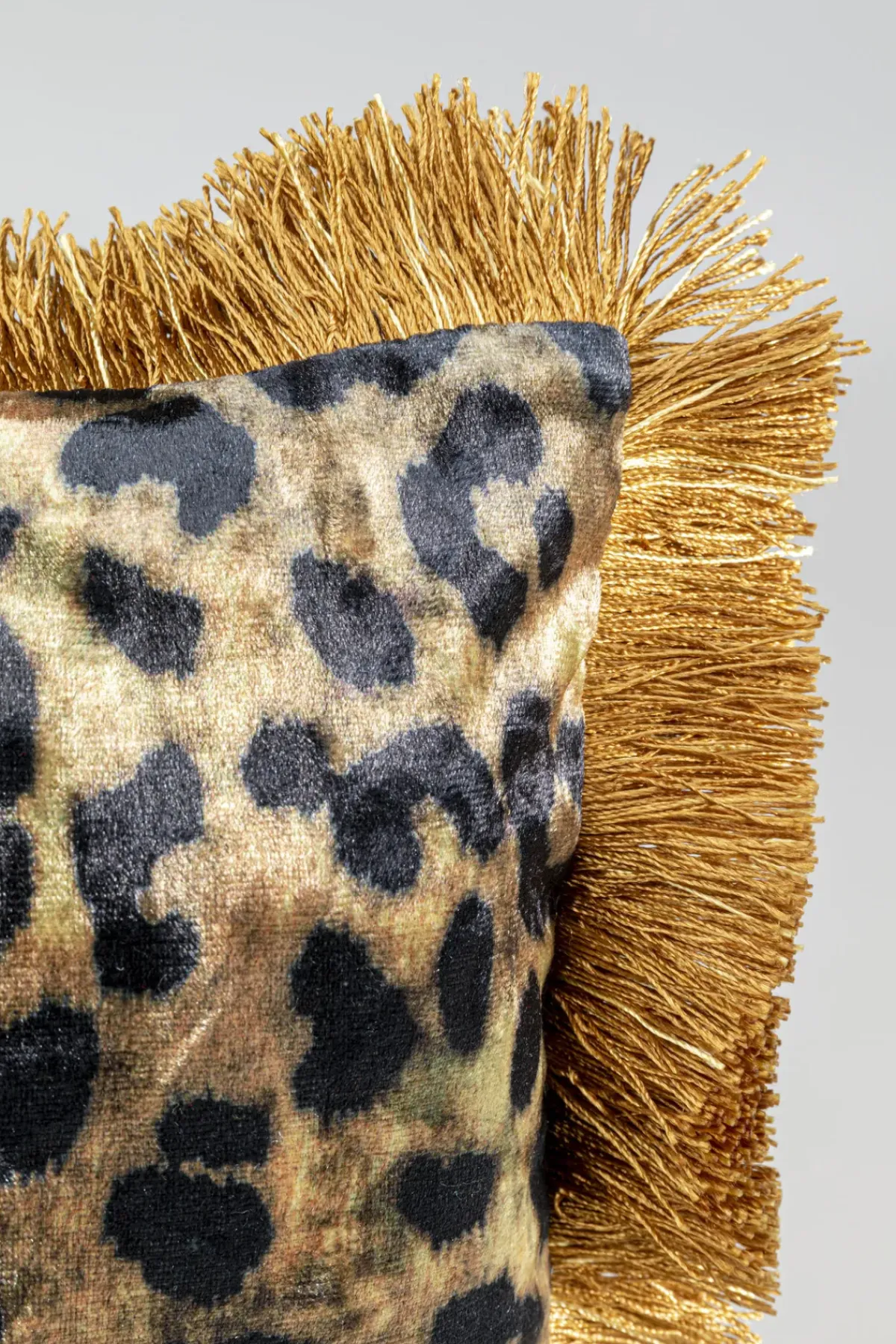 KARE24.se Kudde Leo med frans - Leopardmönster, 45x45cm - KARE Design Sale