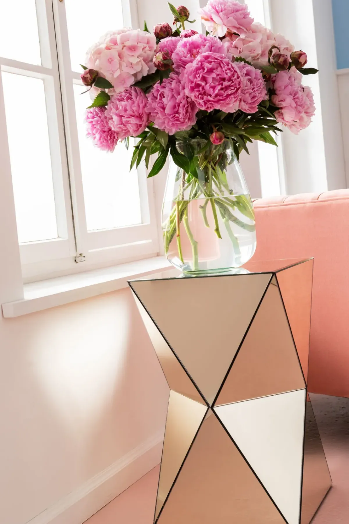 KARE24.se Sidobord Luxury Triangle - Champagnefärgat Spegelglas - KARE Design Online