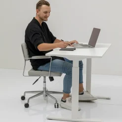 KARE24.se Skrivbord Smart - Vit/Vit Höj/Sänkbart, 140cm - KARE Design Outlet