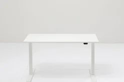 KARE24.se Skrivbord Smart - Vit/Vit Höj/Sänkbart, 140cm - KARE Design Outlet