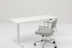 KARE24.se Skrivbord Smart - Vit/Vit Höj/Sänkbart, 140cm - KARE Design Outlet