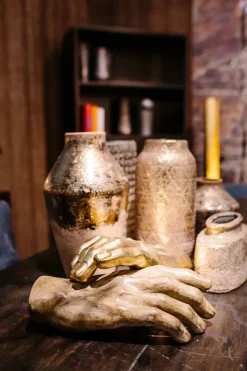 KARE24.se Skulptur Mano - Hand i Guldfinish - KARE Design Online