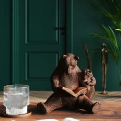 KARE24.se Skulptur Reading Bears - Dekor Björn Sagostund - KARE Design Sale