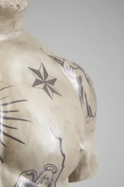 KARE24.se Skulptur Torso Tattoo, 125cm - KARE Design Outlet