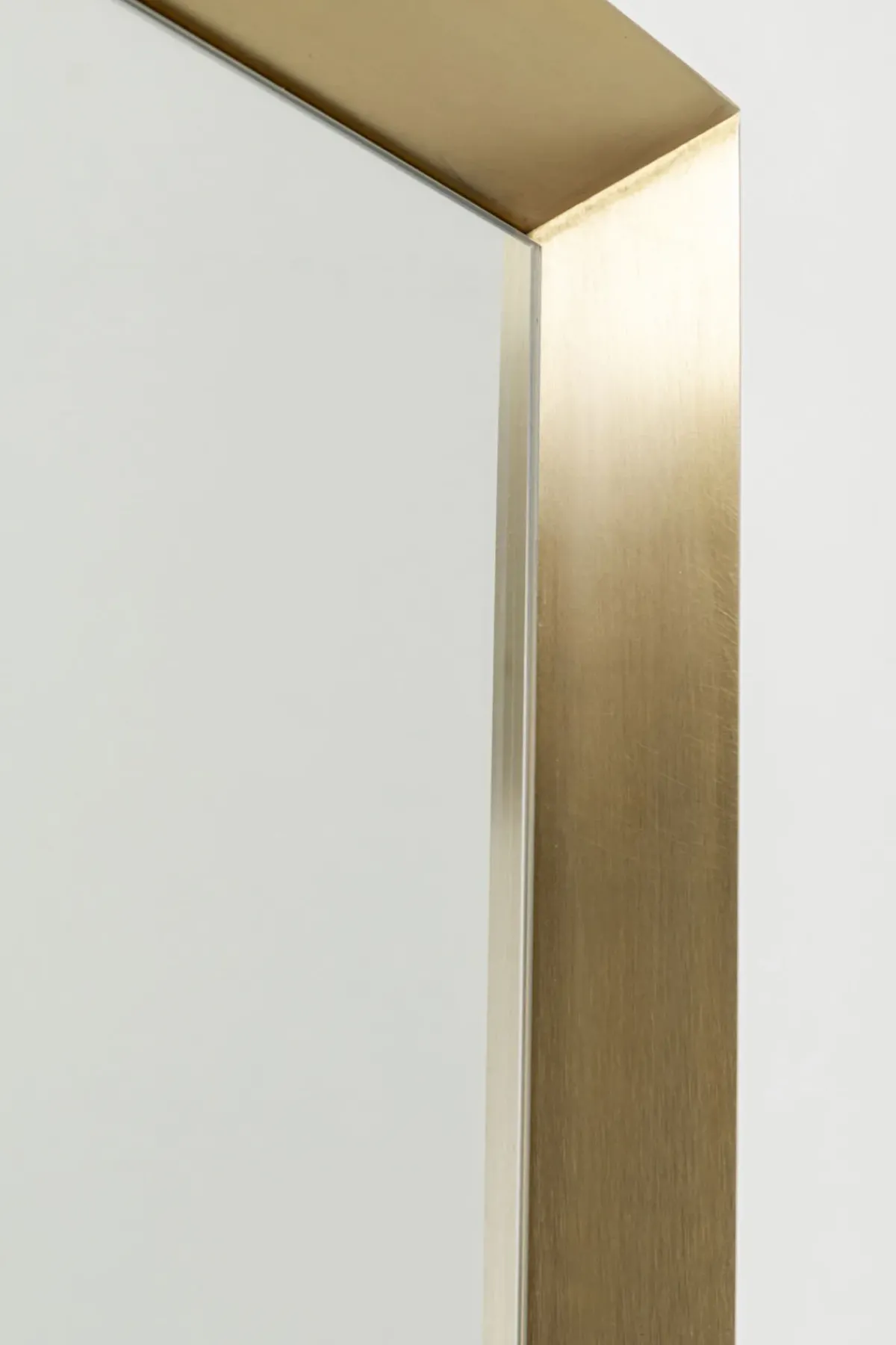 KARE24.se Spegel Arezzo Trapez - Mässing, 160x 65(45)cm - KARE Design