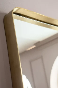KARE24.se Spegel Curve - Ram i Borsstad Mässing, 200x70cm - KARE Design Outlet