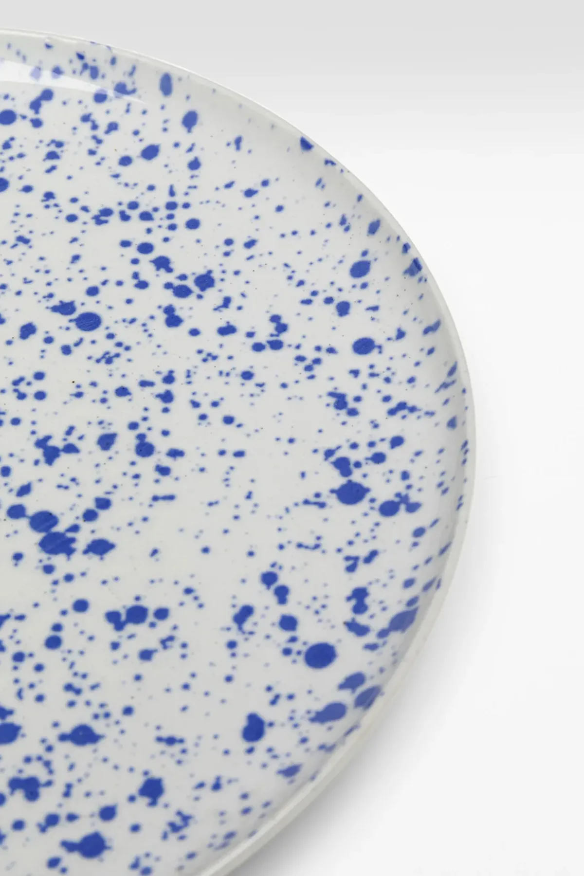 KARE24.se Tallrik Partito Dots - Vit, Blå, Ø27cm - KARE Design Outlet
