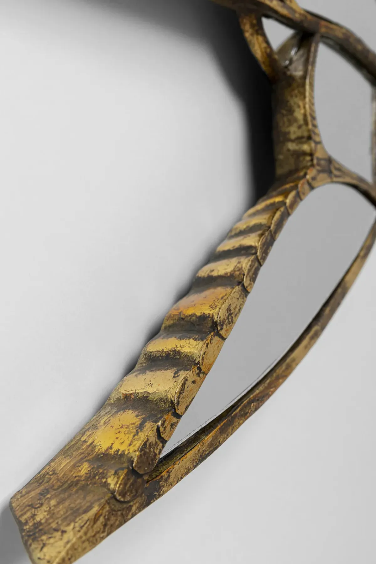 KARE24.se Väggdekor Swallow - Spegel Svala, 31cm - KARE Design Outlet